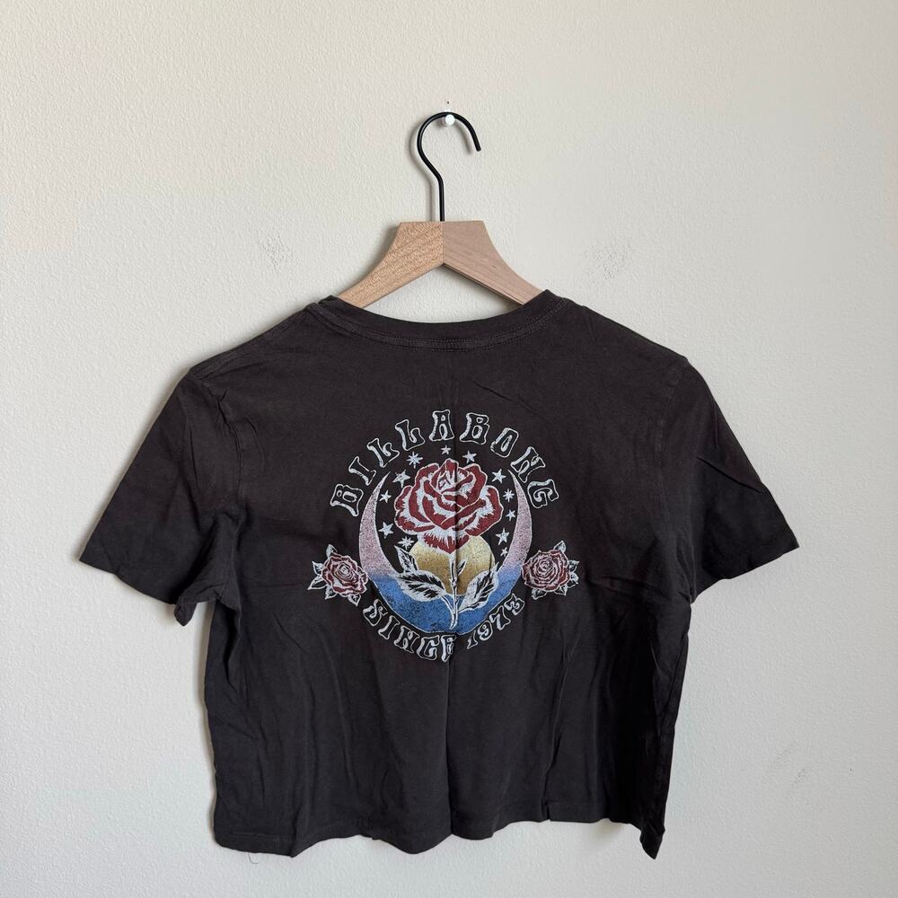 Billabong Women Gray Cropped Graphic T Shirt Crop Top Size XS Boho Floral Skater
